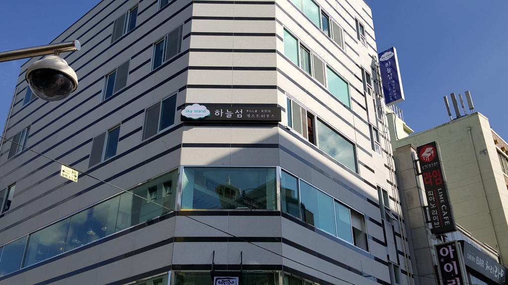 Sky Island Guesthouse Busan Exteriör bild